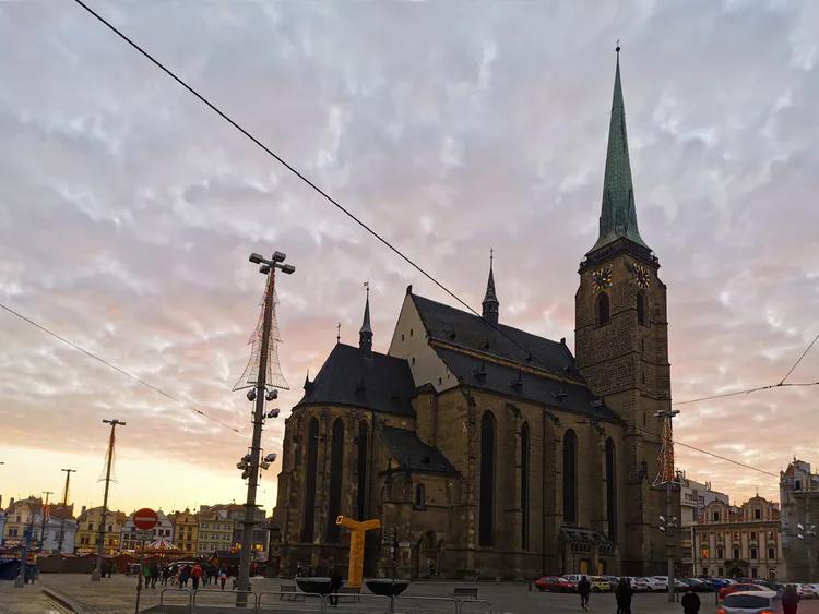 比尔森 vs 贝游击，一场东欧足球的硬核碰撞，谁才是真正的钢铁之师？